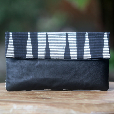 Bolso clutch de cuero y algodón, 'Black Desert' - Clutch de algodón pintado a mano con cuero negro