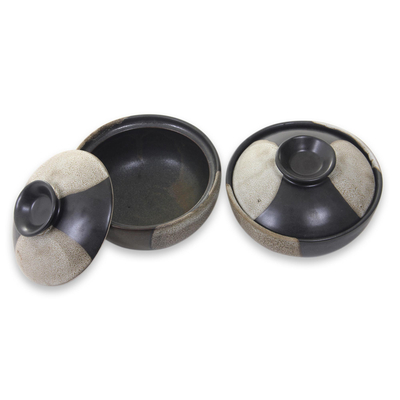 Keramik-Deckelschalen, (Paar) - Handgefertigte schwarze und graue Keramikschalen und Deckel (Paar)