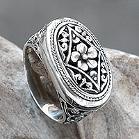 Sterling silver cocktail ring, 'Hibiscus Gate' - Ornate Sterling Silver Cocktail Ring with Floral Motif