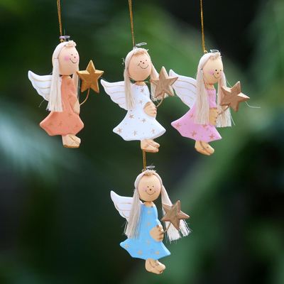 Adornos de madera, (juego de 4) - Juego de 4 adornos navideños artesanales de ángel con estrellas