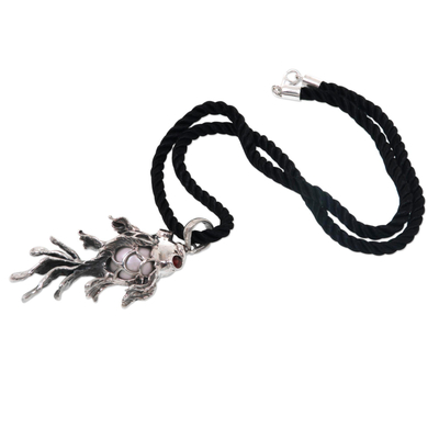 Halskette mit Anhänger aus Zuchtperlen und Granat - Goldfisch-Halskette aus Sterlingsilber mit Zuchtperlen und Granat