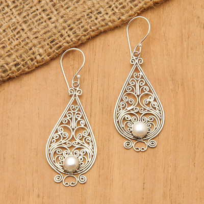 Aretes colgantes de perlas cultivadas - Pendientes hechos a mano con filigrana de plata y perlas cultivadas balinesas