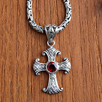 Collar colgante de granate, 'Santo Sacrificio en Rojo' - Collar de granate y plata de ley con colgante de cruz