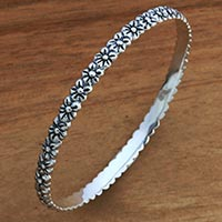 Sterling silver bangle bracelet, 'Silver Garland' - Artisan Handcrafted Floral Sterling Silver Bangle Bracelet