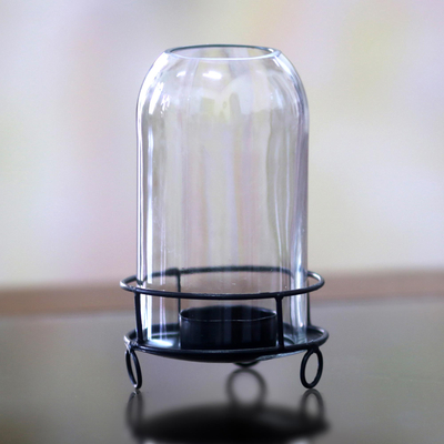 Teelichthalter aus recyceltem Glas, 'Hurricane Beacon'. - Teelichthalter aus hochgecycelten Weinflaschen und Eisen
