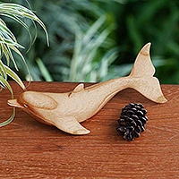 Holzskulptur „Flaschennasen-Delfin“ – realistische, handgefertigte, geschnitzte Flaschennase-Delphin-Holzskulptur