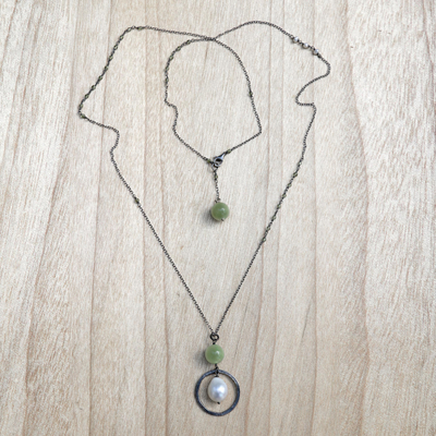 Collar con colgante de múltiples piedras preciosas - Collar con colgante de calcedonia y perlas cultivadas de Indonesia