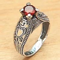 Anillo solitario granate, 'Sukawati Red' - Solitario granate balinés hecho a mano en plata de ley