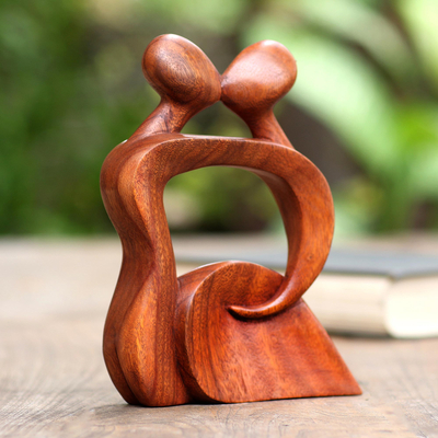 Escultura de madera - Escultura de madera romántica hecha a mano.