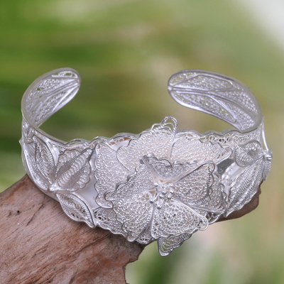Manschettenarmband aus Sterlingsilber - Handgefertigtes filigranes balinesisches Blumenarmband aus Silber