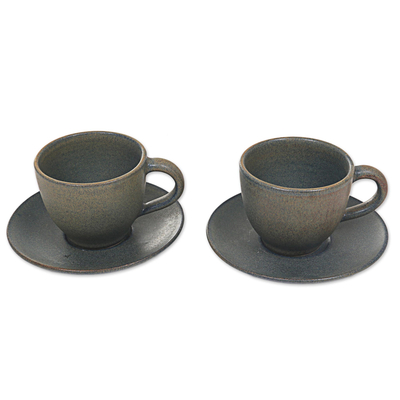 Keramiktassen und Untertassen, (Paar) - Handgefertigte Keramik-Teetassen mit Untertassen in Grau (Paar)