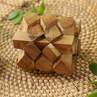 Rompecabezas de madera de teca, 'Bizarre' - Rompecabezas artesanal de madera de teca reciclada de Bali
