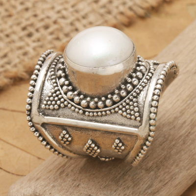 Cultured pearl cocktail ring, 'Glowing Heroine' - Wide Silver and Cultured Mabe Pearl Ring from Bali