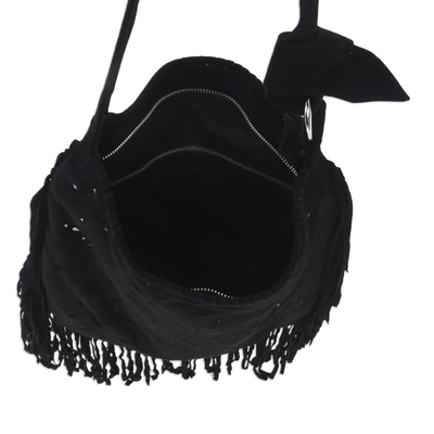 Umhängetasche aus Leder - Handgefertigte Umhängetasche aus schwarzem Leder mit Fransen aus Bali