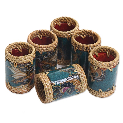 Serviettenringe aus Batik-Baumwolle und Fichtengras, (6er-Set) - Ate Grass Batik Serviettenringe Blaugrün (6er-Set) aus Indonesien