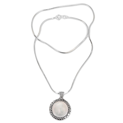 Halskette mit Anhänger aus kultivierten Mabe-Perlen - Halskette mit Anhänger aus kultivierter Mabe-Perle aus Sterlingsilber