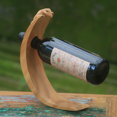 Weinflaschenhalter aus Holz - Handgeschnitzter Weinflaschenhalter aus braunem Holz mit Eidechsenmotiv