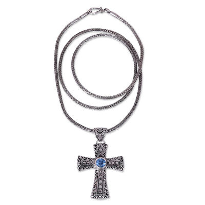 Blaue Topas-Anhänger-Halskette, 'Magnificent Cross - Handgefertigte Kreuz-Halskette aus blauem Topas Sterlingsilber