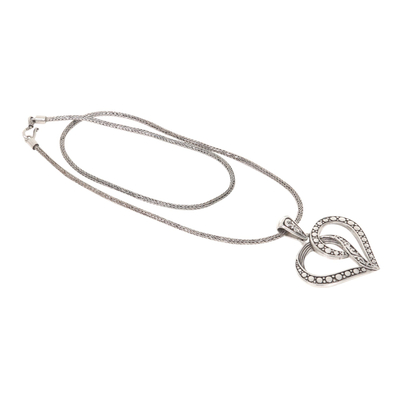 Collar colgante de plata esterlina - Romántico collar de corazón balinés elaborado en plata de ley