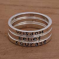 Anillos apilables de plata de ley, 'Wisdom Belief Courage' (juego de 3) - 3 anillos apilables de plata de ley balineses inspiradores