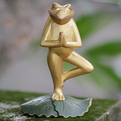 Amazon.com: Meditating Yoga Frog Figurine Home Decorative Accent Decor  Funny Zen Hippie Frog Yoga Lotus Pose (Hippie) : Home & Kitchen