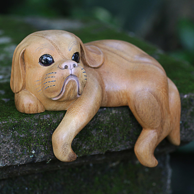 Holzskulptur - Handgefertigte Hundeskulptur aus Holz mit natürlichem Finish aus Indonesien