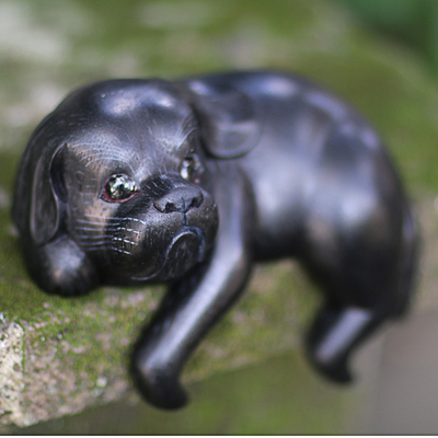 Holzskulptur - Handgefertigte Hundeskulptur aus Holz mit schwarzem Finish aus Indonesien
