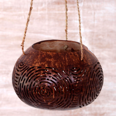 Cesta colgante de cáscara de coco - Círculo de acento decorativo de cáscara de coco hecho a mano indonesia