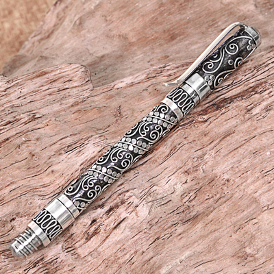 Sterling Silber Kugelschreiber „Balinese Swirls“ – Handgemachter Kugelschreiber aus Sterlingsilber mit Spiral-Motiven aus Indonesien