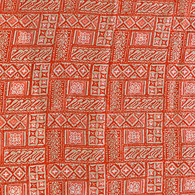 Batikschal aus Seide - Seidenschal mit mandarinenfarbenen geometrischen Motiven aus Indonesien