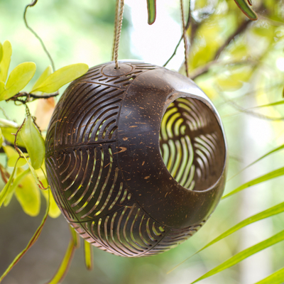 Vogelhaus aus Kokosnussschale - Handgefertigtes Vogelhaus Wave aus Kokosnussschale aus Indonesien