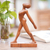 Holzstatuette - Handgefertigte Stretching-Pose-Yoga-Statuette aus braunem Suar-Holz
