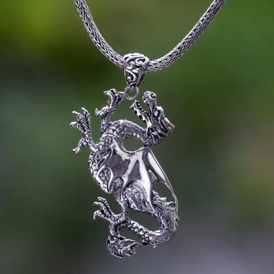 Collar colgante de plata esterlina - Collar de dragón colgante de plata de ley indonesia hecho a mano