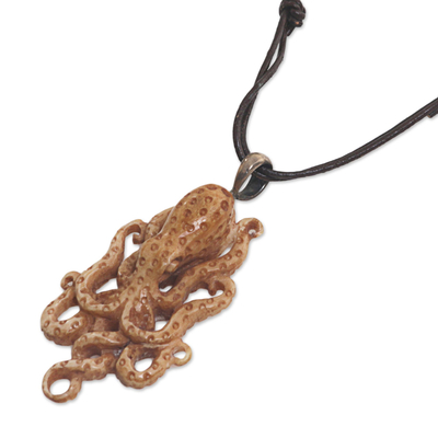 Halskette mit Knochenanhänger - Handgefertigte Halskette mit Knochenanhänger Oktopus aus Indonesien