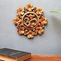 Panel en relieve de madera, 'Blooming Om'