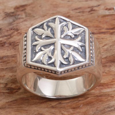 Men's sterling silver signet ring, 'Snowflake Cross' - Sterling Silver Men's Cross Signet Ring from Indonesia