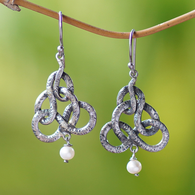 Aretes colgantes de perlas cultivadas - Aretes colgantes de plata esterlina y perlas cultivadas Indonesia