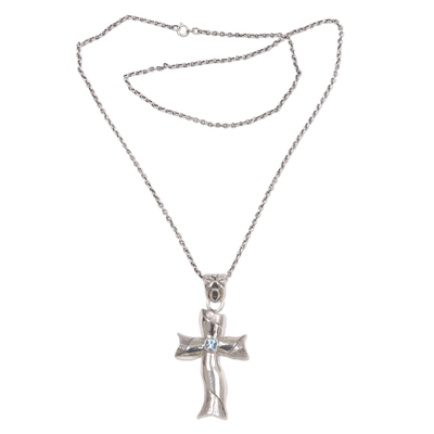 Blautopas-Kreuz-Anhänger-Halskette - Kreuzhalskette aus blauem Topas und Sterlingsilber aus Bali