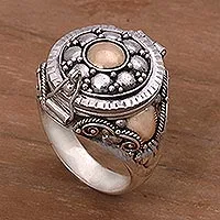 Anillo medallón de plata esterlina con detalles dorados - Anillo con relicario de plata esterlina con detalles dorados de Indonesia