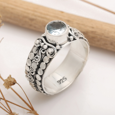 anillo de topacio azul de una sola piedra - Anillo de una sola piedra de plata esterlina con topacio azul de Indonesia