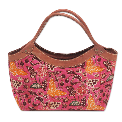 Bolso de mano con detalles en batik de algodón y cuero - Bolso de mano con asa de batik de algodón rosa y diseño de mariposa