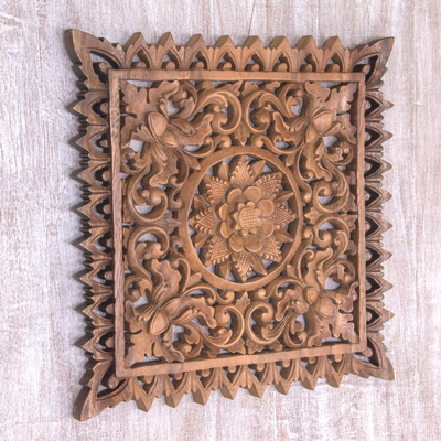 Panel en relieve de madera - Panel en relieve de flor de loto de madera de suar tallada a mano de Bali