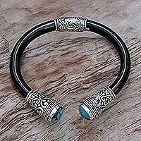 Pulsera de puño turquesa, 'Belleza de Bali' - Pulsera de puño balinés de plata de ley y turquesa natural