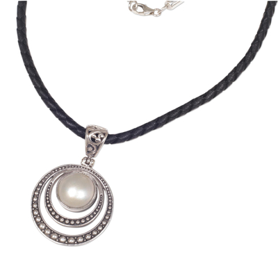 Halskette mit Anhänger aus kultivierten Mabe-Perlen - Halskette mit Anhänger aus kultivierten Mabe-Perlen und Sterlingsilber