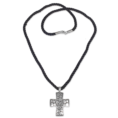 Collar con colgante de plata esterlina - Collar con colgante de cruz de plata esterlina de Indonesia