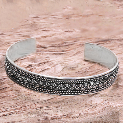 Manschettenarmband aus Sterlingsilber, 'Romance After Dark - Handgefertigtes balinesisches Armband mit Seilmotiv aus Sterlingsilber