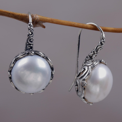 Aretes colgantes de perlas cultivadas - Aretes colgantes de plata esterlina y perlas cultivadas de Bali