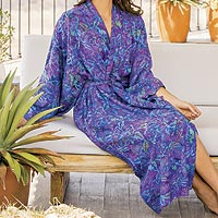 Robe aus Viskose-Batik, „Purple Mist“