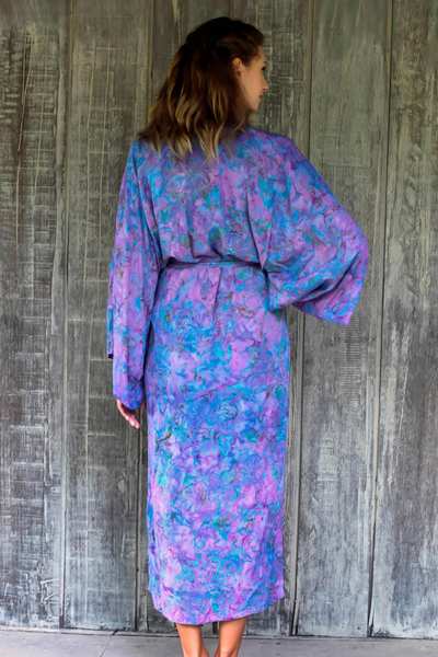 Robe aus Rayon-Batik - Handgefertigte lila Batik-Rayon-Robe aus Indonesien