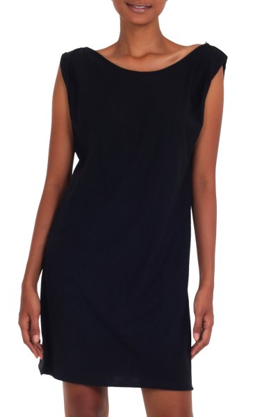 black sleeveless shift dress